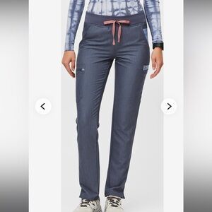 FIGS Yola Skinny Scrub Pants 2.0 (Heather Denim) in Small/Petite
